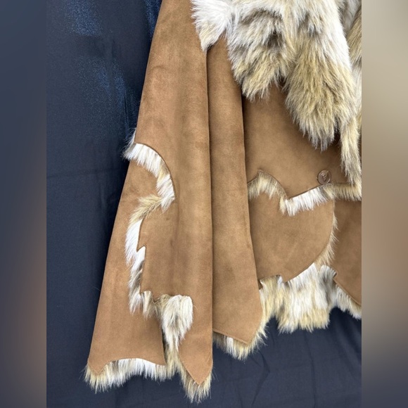 Donna Salyers' Fabulous-Furs Faux Fur Cape Coat - Size 3X - Picture 3 of 5